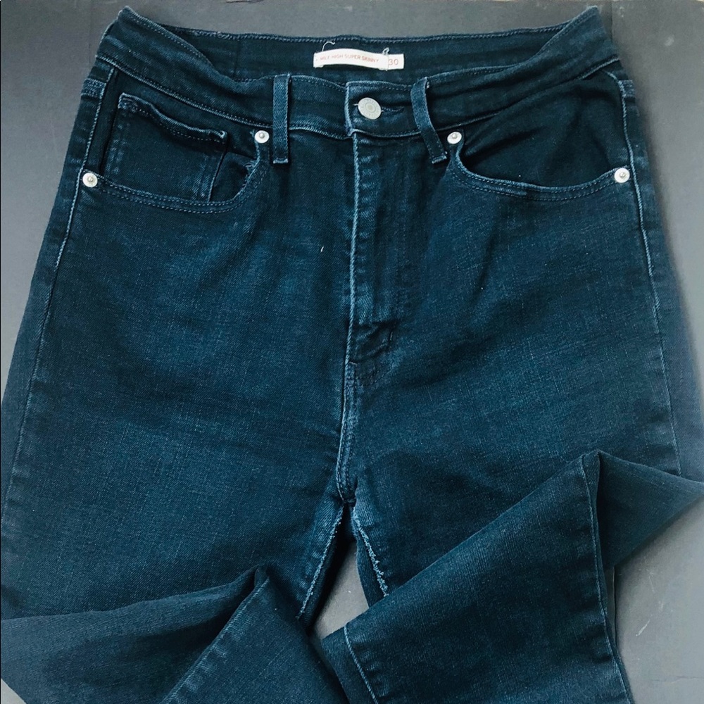 Levi’s dark indigo wash super skinny
